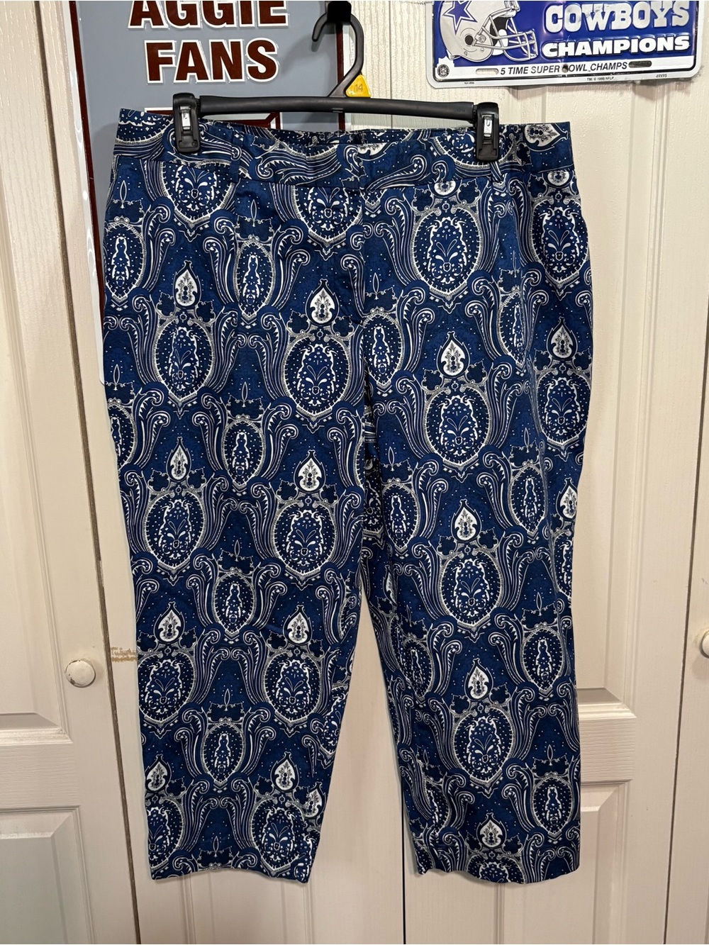 Talbots Heritage Navy Blue Paisley Print Capris